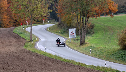 Motrradgespann im Sauerland